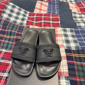 Versace Palazzo Rubber Sliders Black Size 8.5 Free Shipping